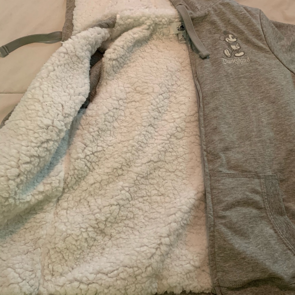 Disney jacket ( soft inside ) - Picture 2 of 2